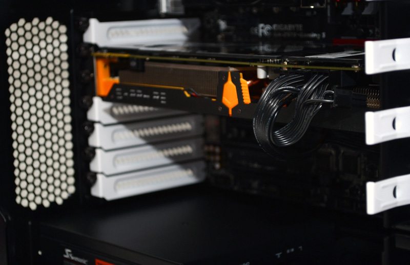 Fractal Design Define R5 MidTower Chassis Review eTeknix