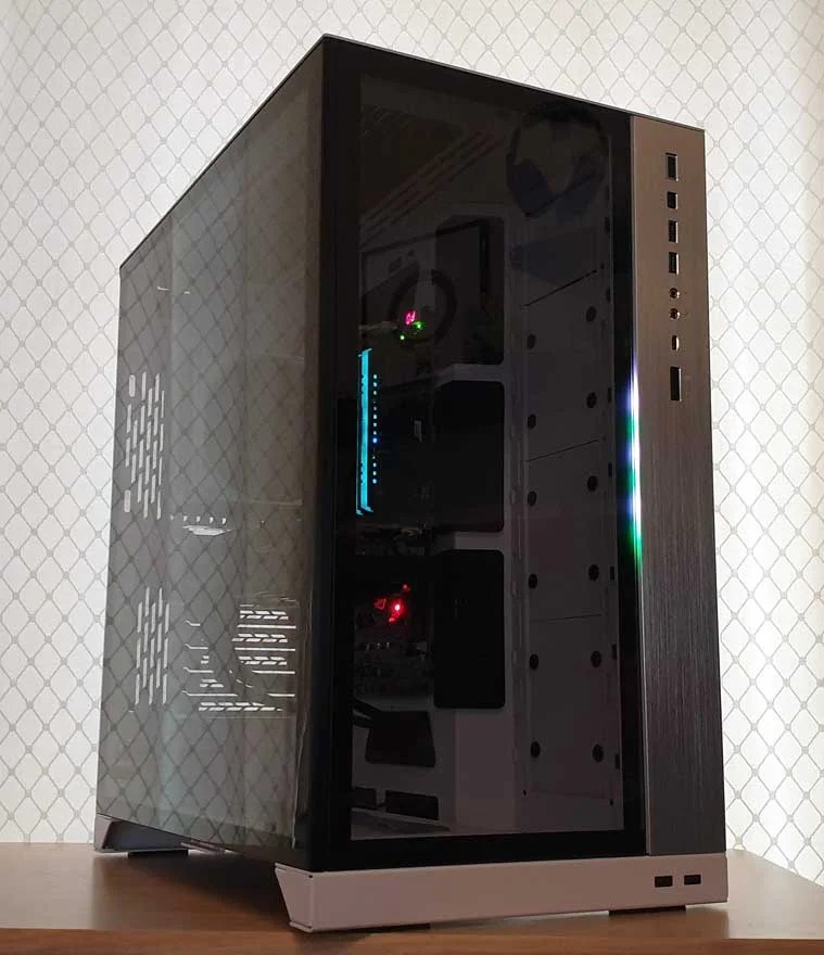 Lian Li 011Dynamic XL Case Review eTeknix