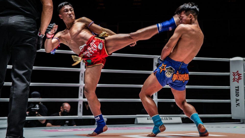 How To Close The Distance Against A Taller Opponent In Muay Thai