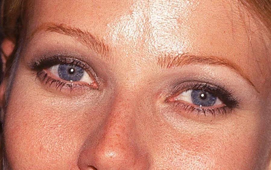 Paltrow eye color