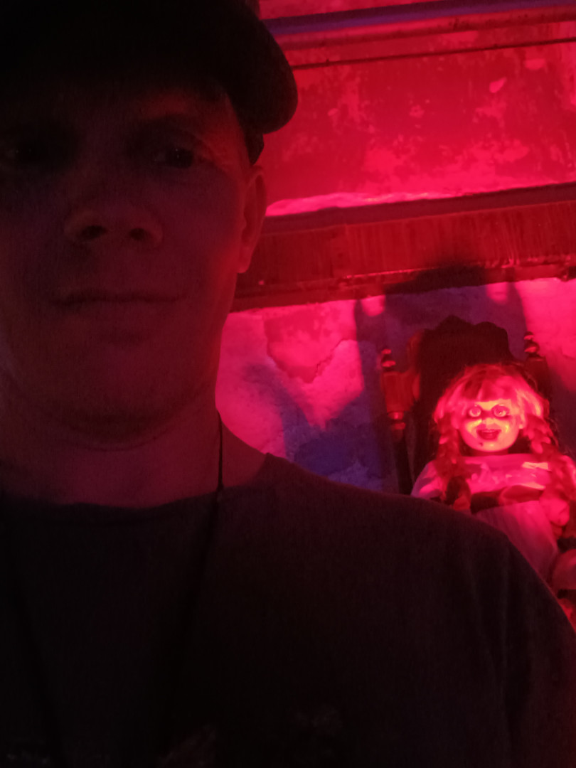 Russell Reynolds Face Of Horror