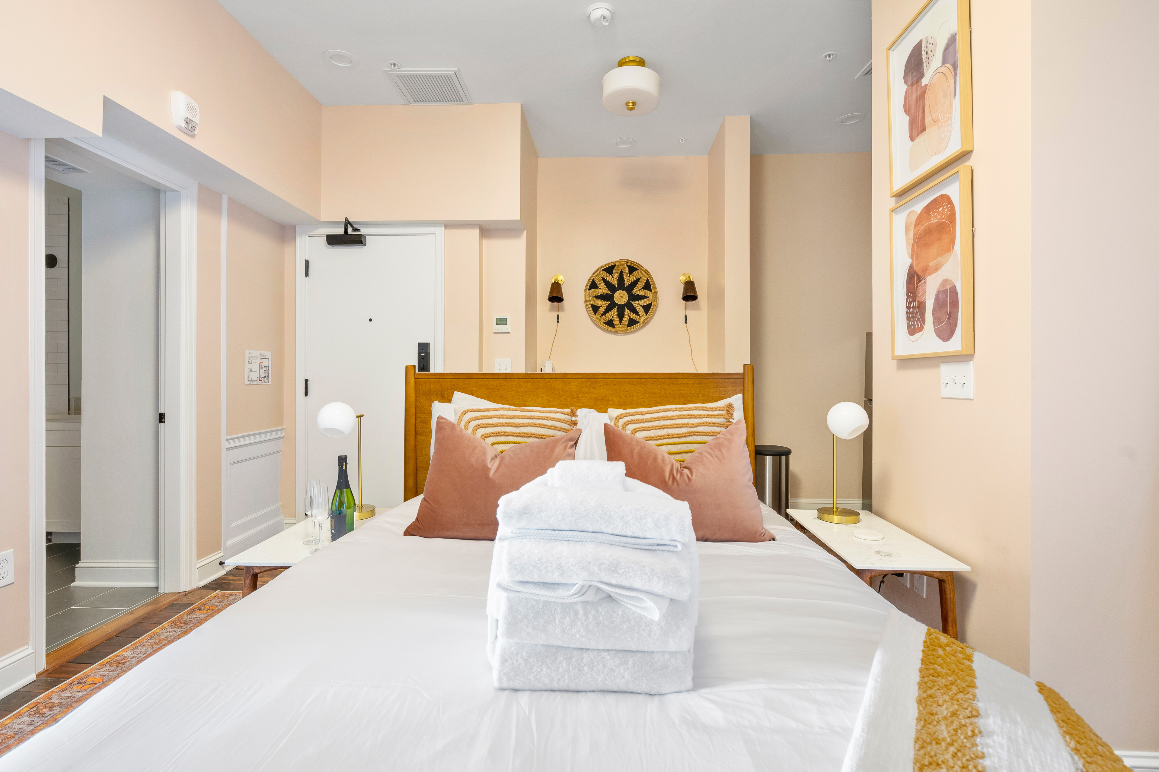 Sweet Couples Retreat at The Vesper Suite Charleston Vacation Rentals