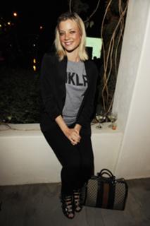 Amy Smart feet | FeetDatabase.com