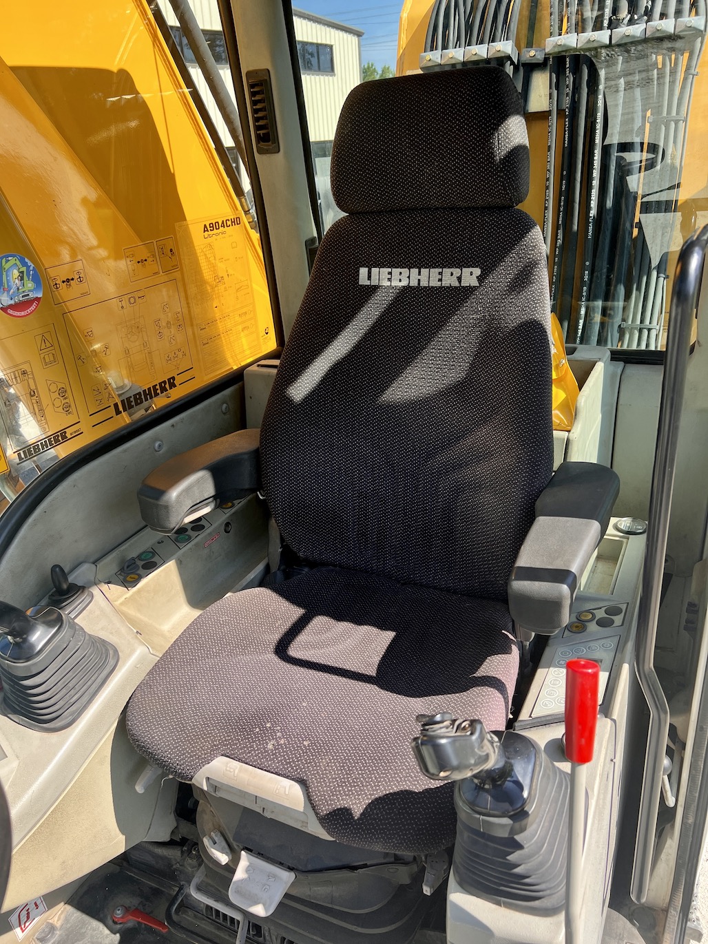 2011 Liebherr A904C HD For Sale (66419977) from Kuhn Equipment [43] in