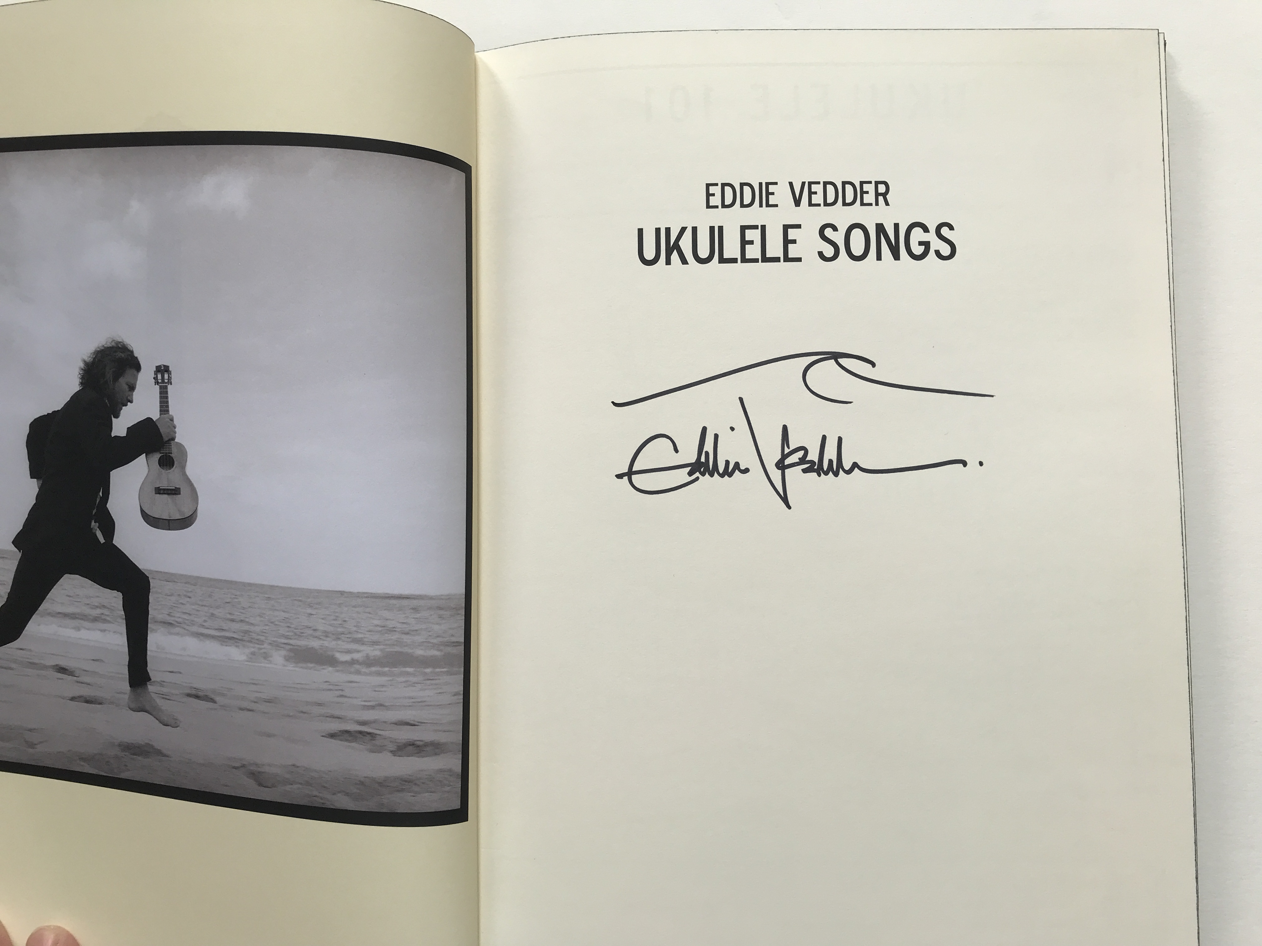 Ukulelesongssignedbyeddievedder Collectionzz