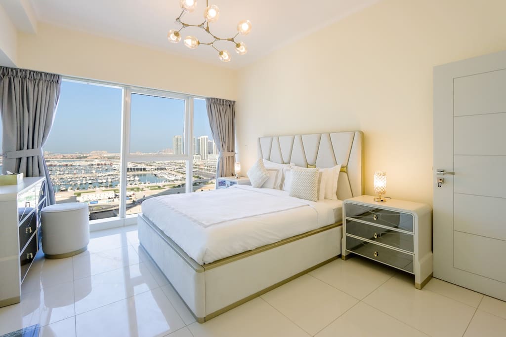 Best Rooms and Holiday Homes in Dubai for Short Term Rentals LivBnb