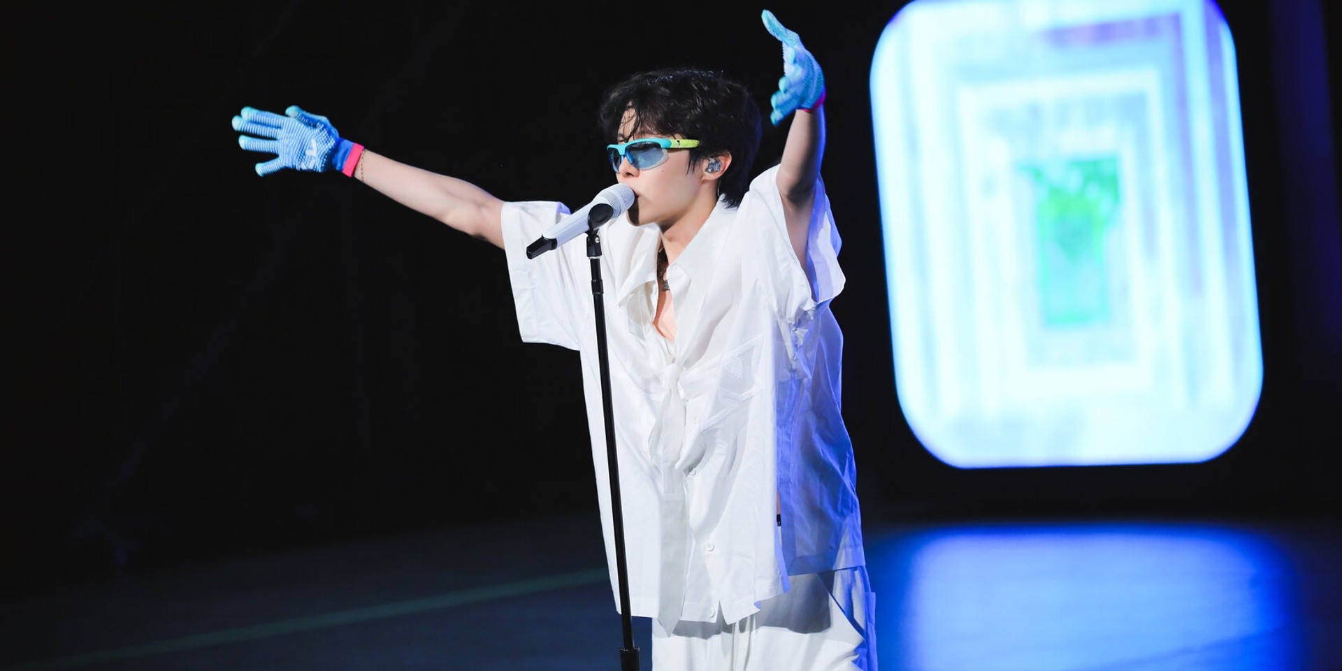 "I'm watching this with ARMY" Here's how to watch 'jhope IN THE BOX'