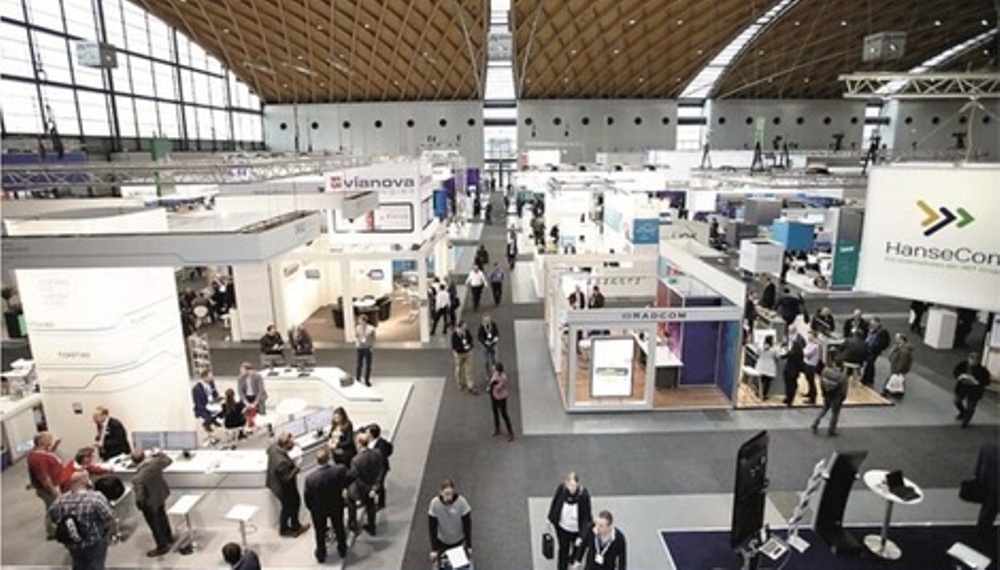 Vad är skillnaden mellan en mässa och ett köpcentrum?