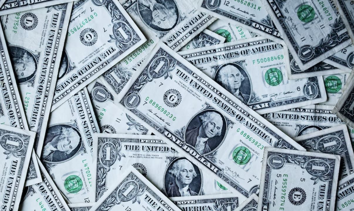 Bank by bank these are salaries for analysts, associates and VPs on