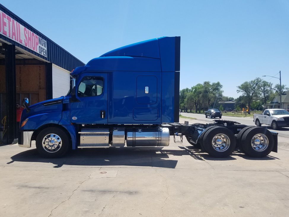 2019 Freightliner CA126 KF6093 SelecTrucks of Omaha