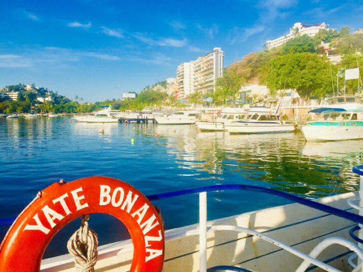 Bonanza Yatch Cruise at Acapulco with Pick up I Need Tours