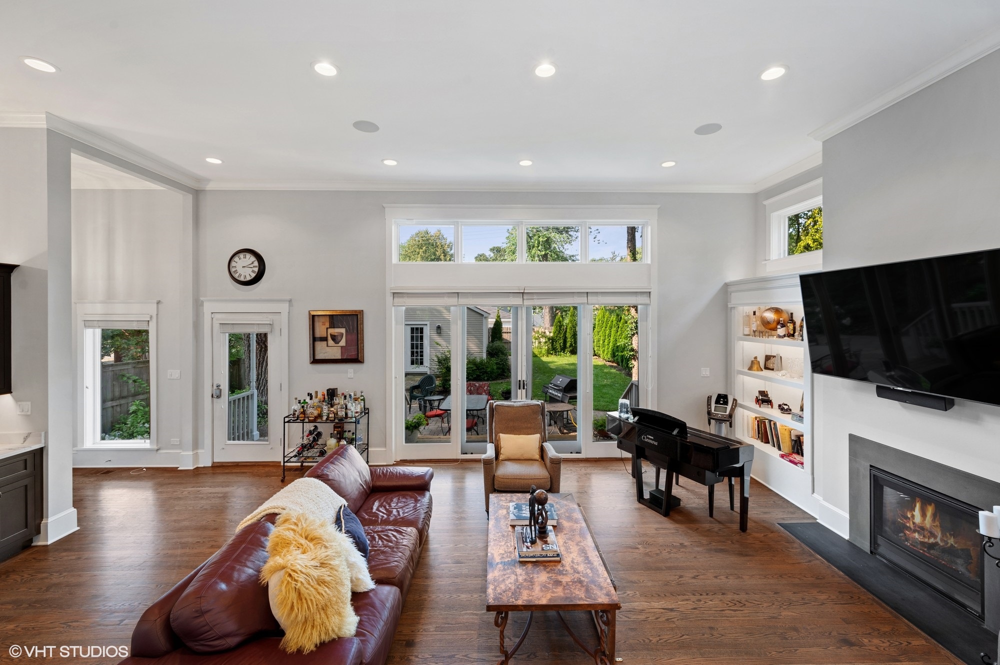 244 Laurel East Wilmette Luxury Rental Lisa Finks, Compass Real