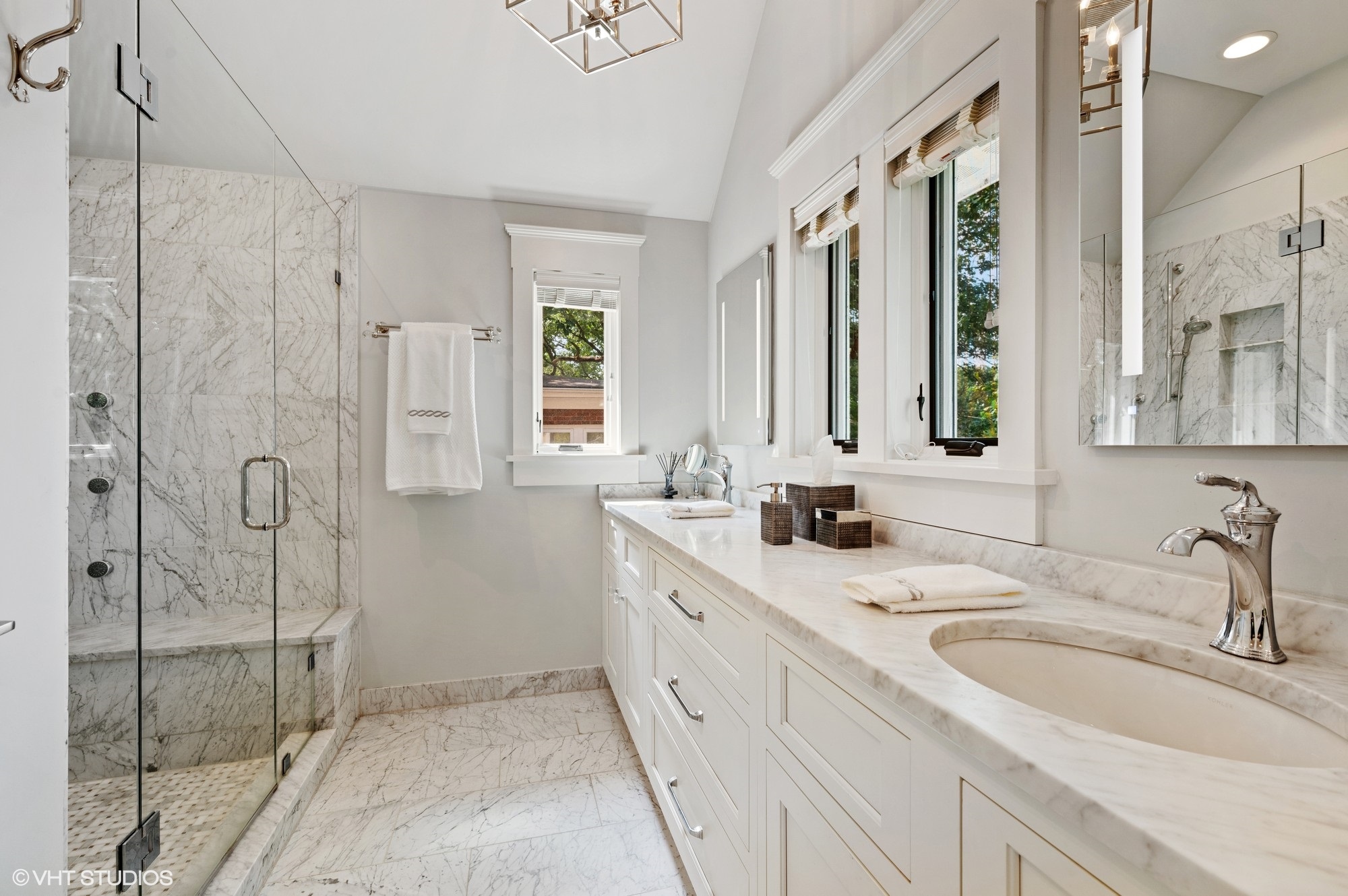 244 Laurel East Wilmette Luxury Rental Lisa Finks, Compass Real