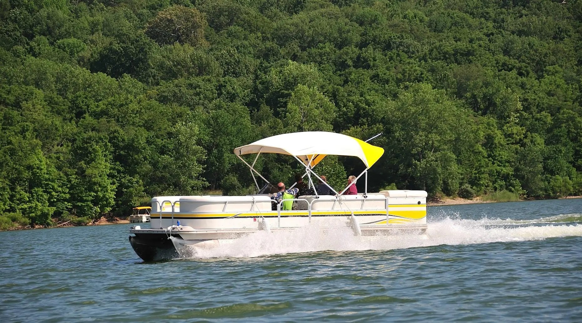 ThreeHour Pontoon Boat Rental on Lake Lewisville Book Tours