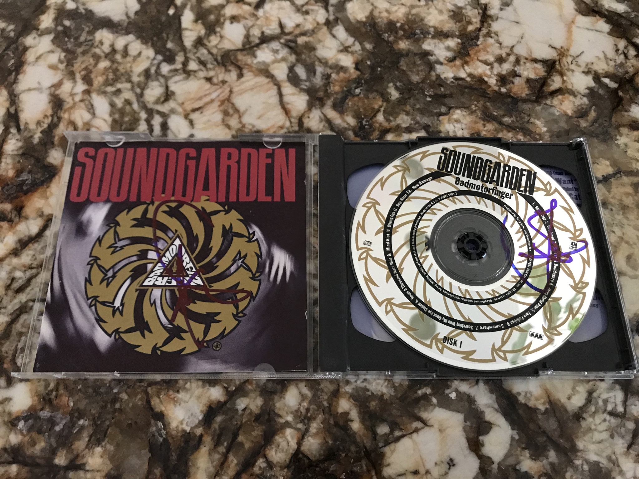Soundgardenbadmotorfingercdsigned Collectionzz