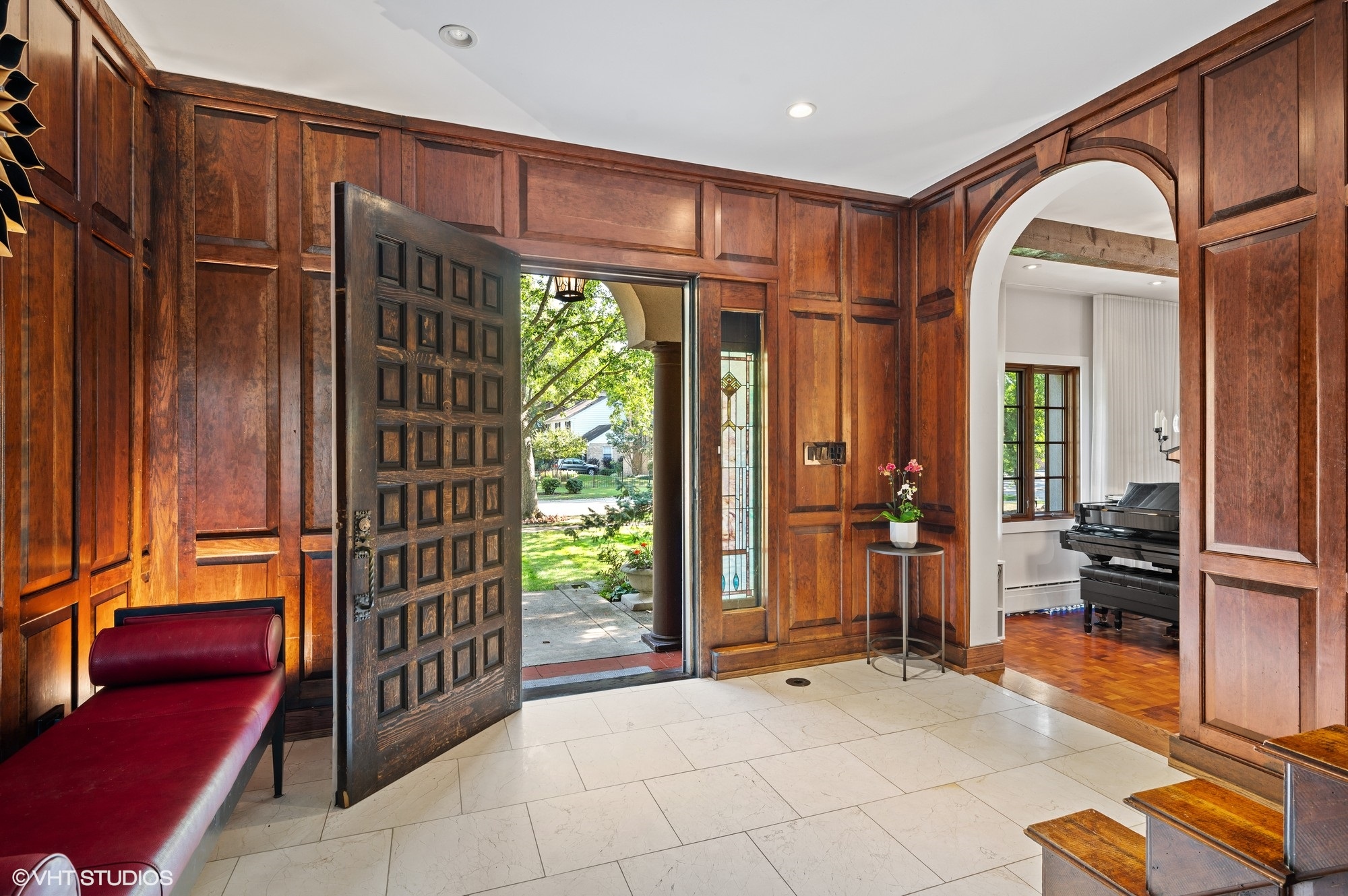 925 Manor Wilmette .71 acres Lisa Finks, Compass Real Estate