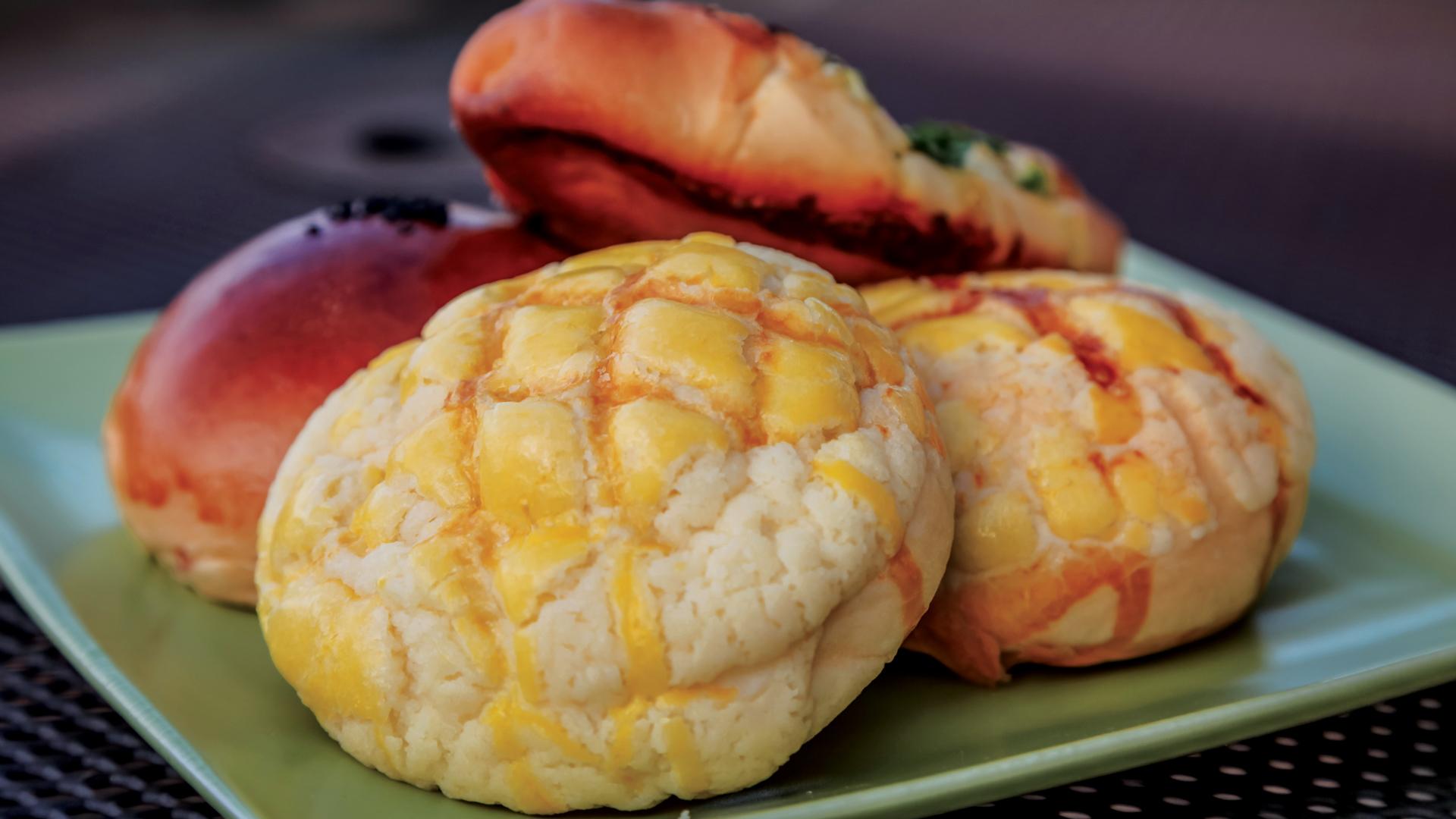 Top Six in the 6 International pastries Foodism TO