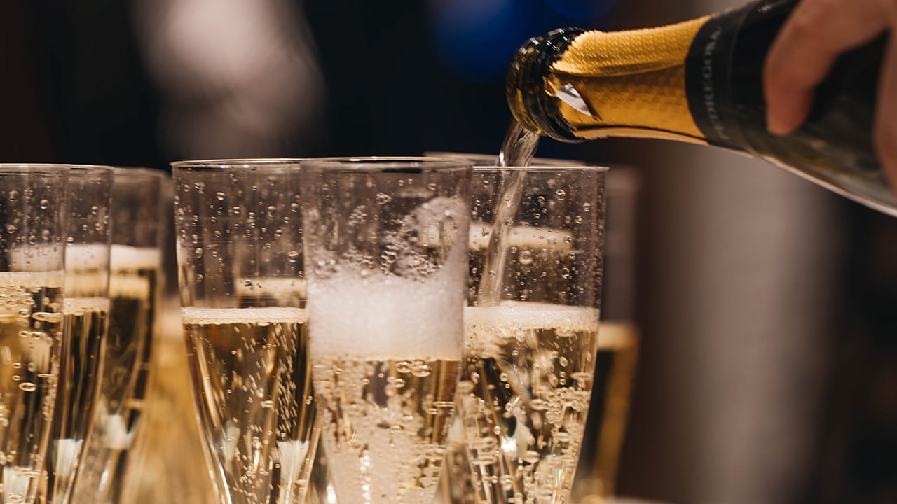 Champagne 10 datos que debes conocer acerca de esta bebida