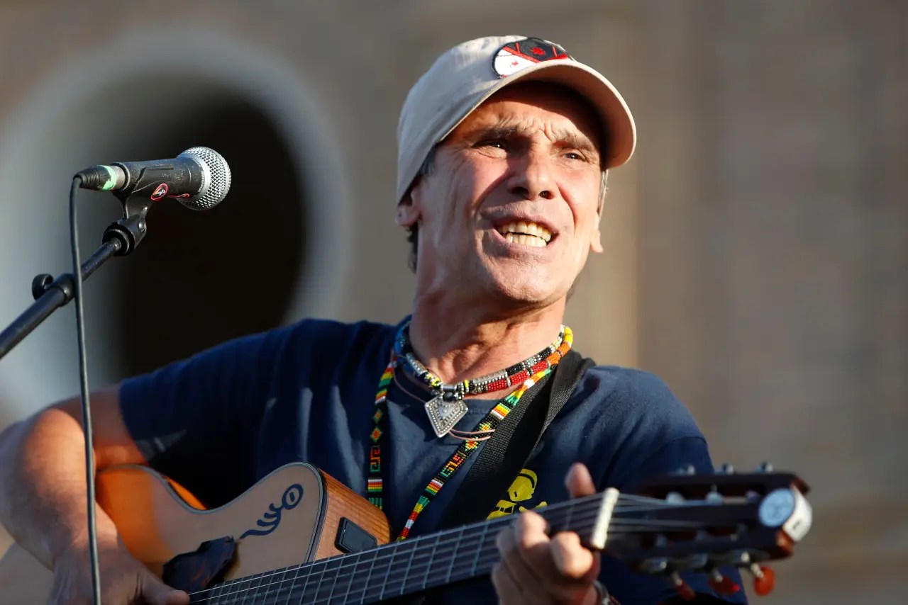 Manu Chao debuta en Filipinas con 2 conciertos que arrojan luz sobre el