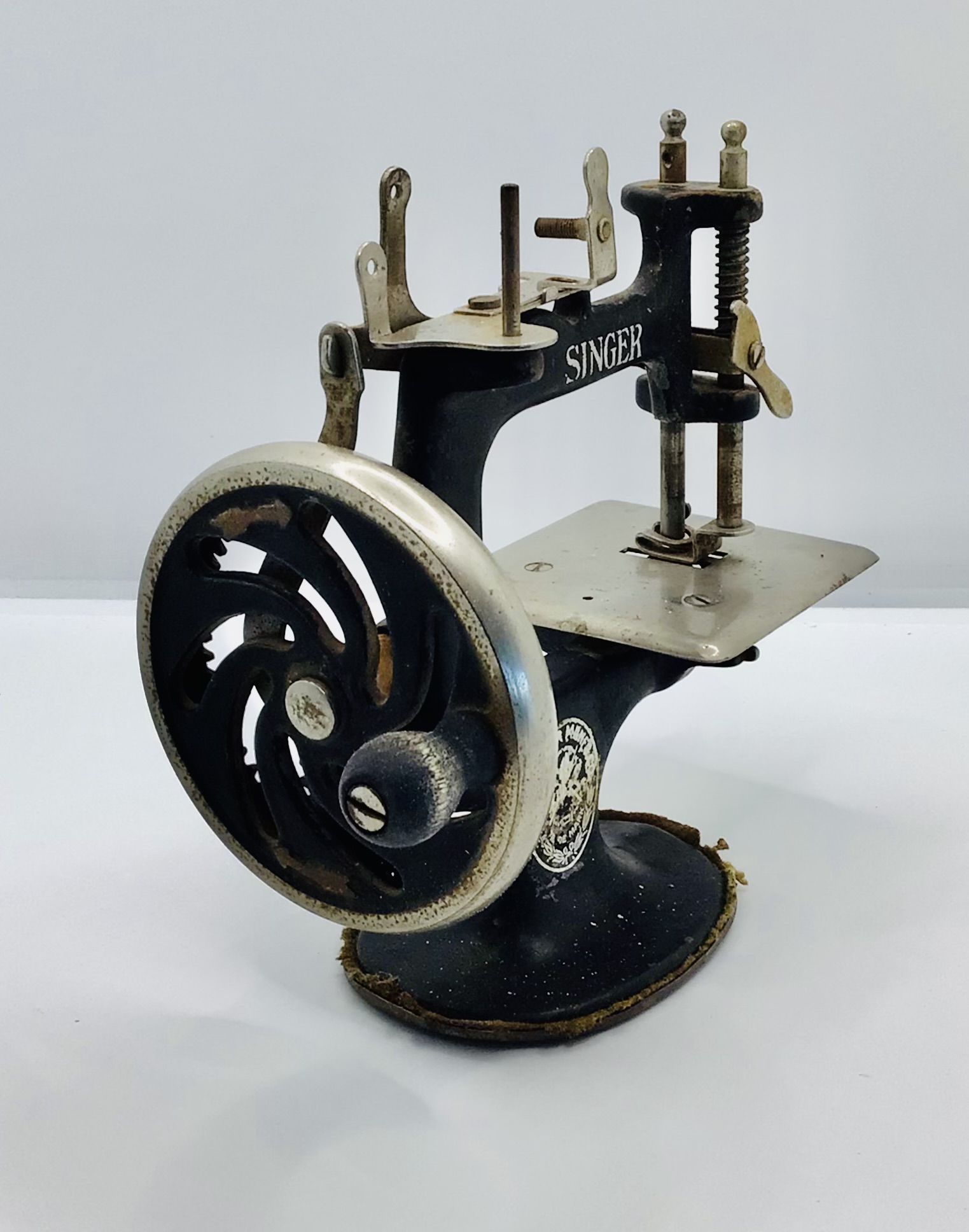 Miniature Toy Singer Sewing Machine