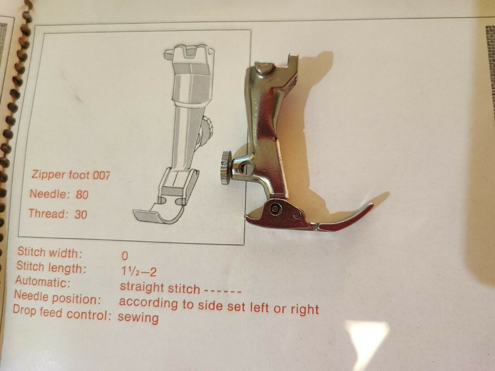 BERNINA Presser Foot 007 Zipper foot. Old Style.