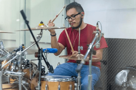 Master Polyrhythms on Drums: Essential Tips & Techniques