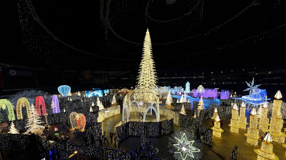 "Enchant" 2023 World's Largest Christmas Light Maze Comes to San Jose