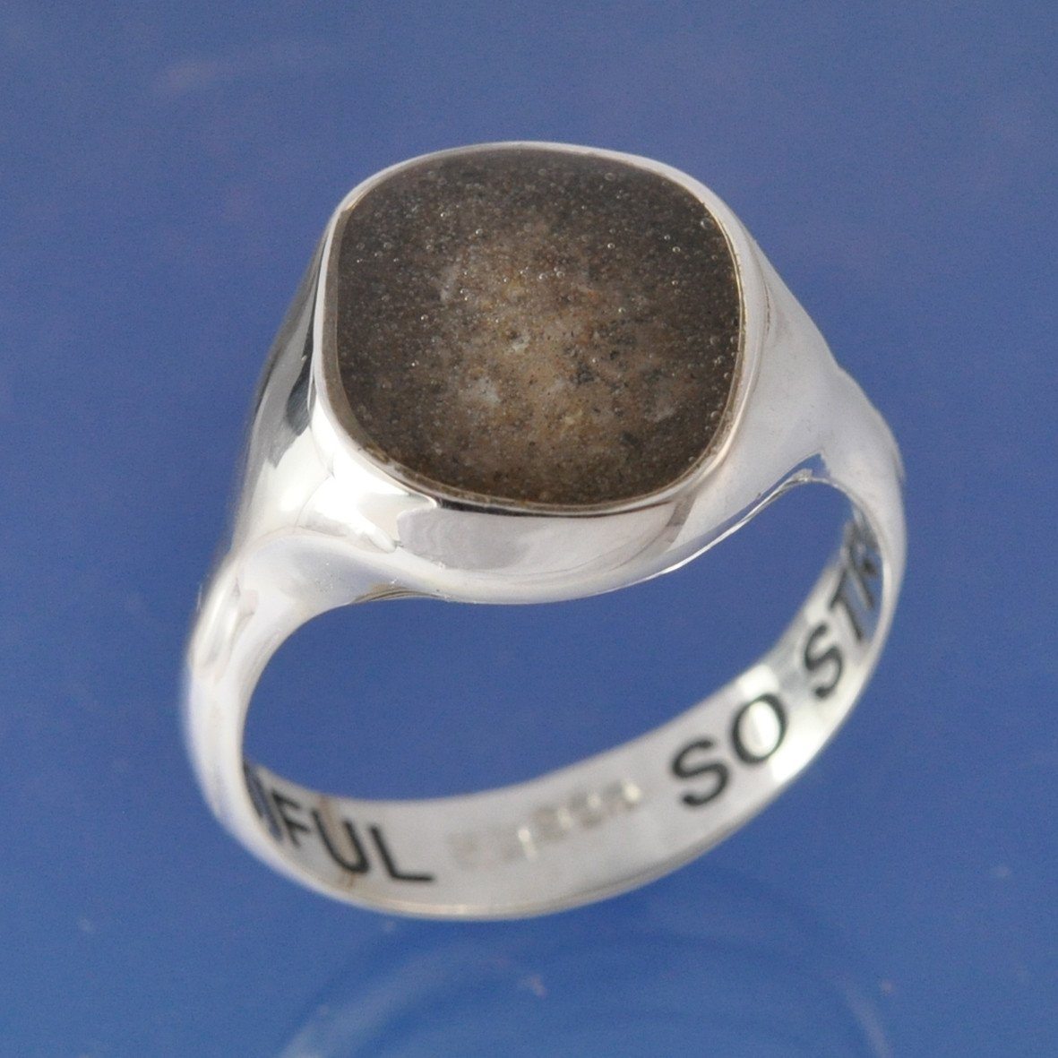 Cremation Jewelry A Popular Choice For Those Who Want To Keep The