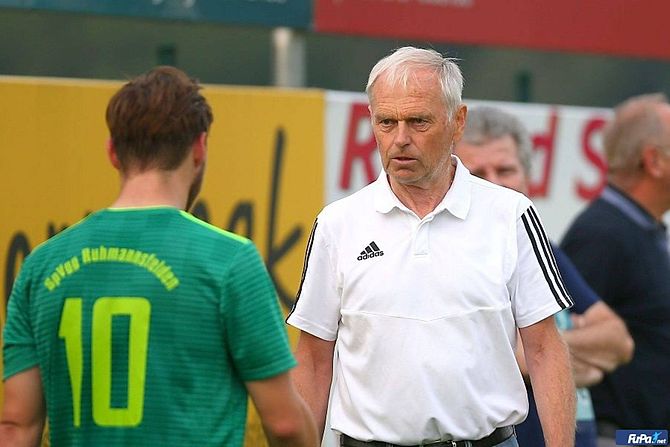 Ruhmannsfelden Viktor Stern macht vorerst weiter FuPa