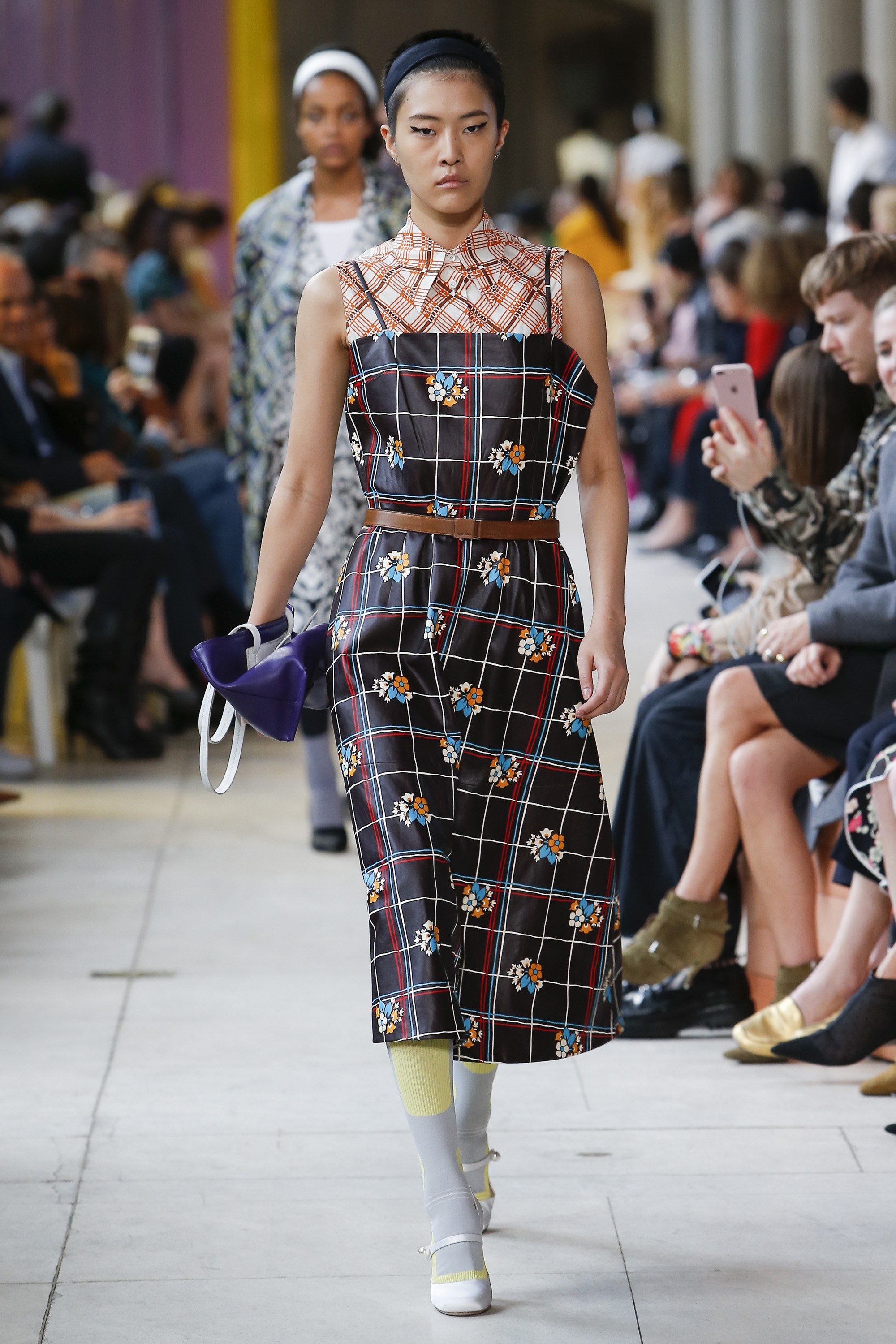 20 трендовых образов в коллекции Miu Miu SS’18 — FWDaily