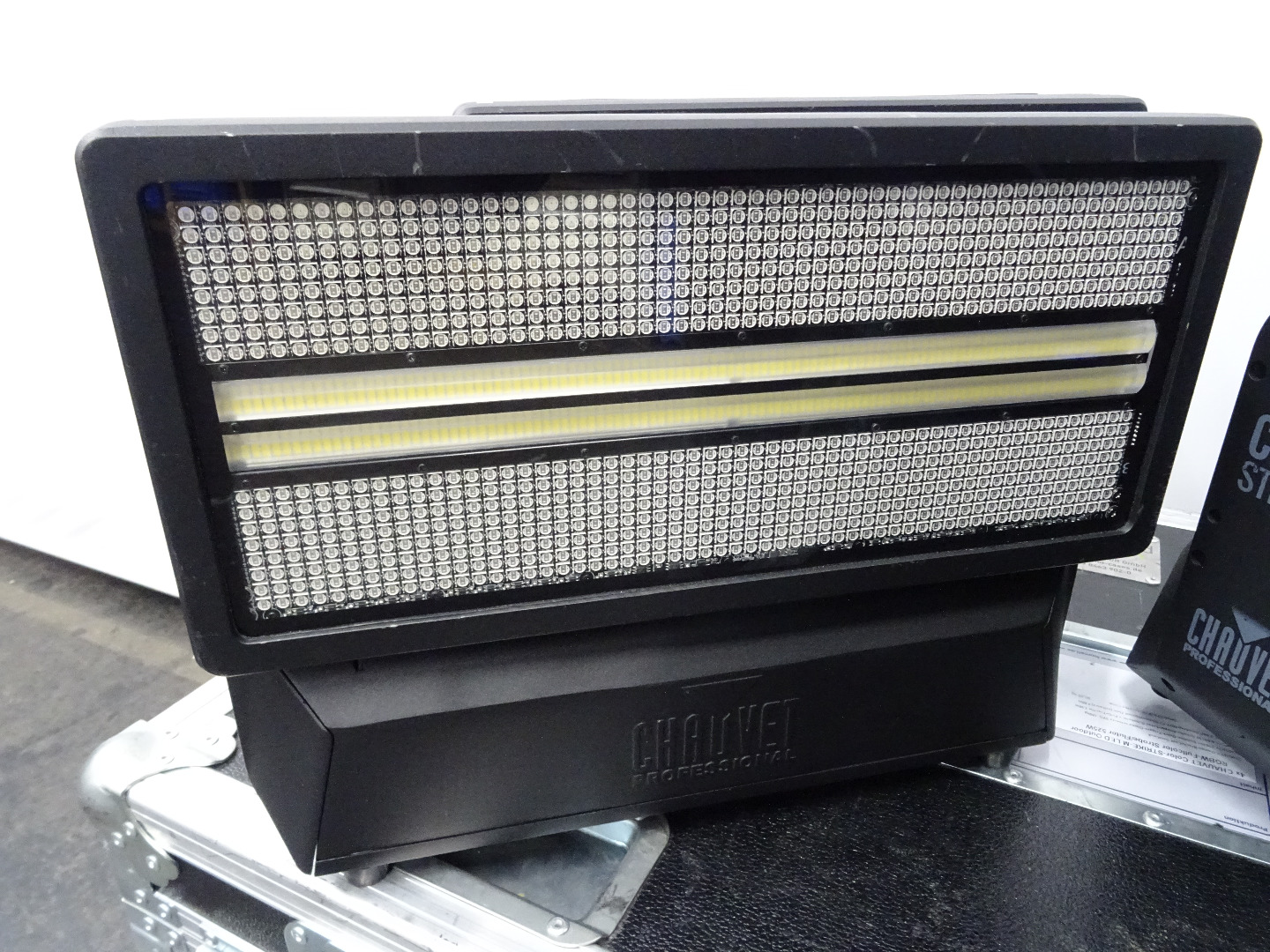 CHAUVET Color STRIKE M | 1850 EUR - Gebrauchte-Veranstaltungstechnik.de