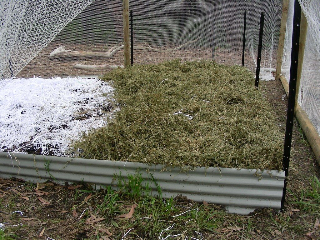 The Benefits Of Hay For Composting GardeningLeave