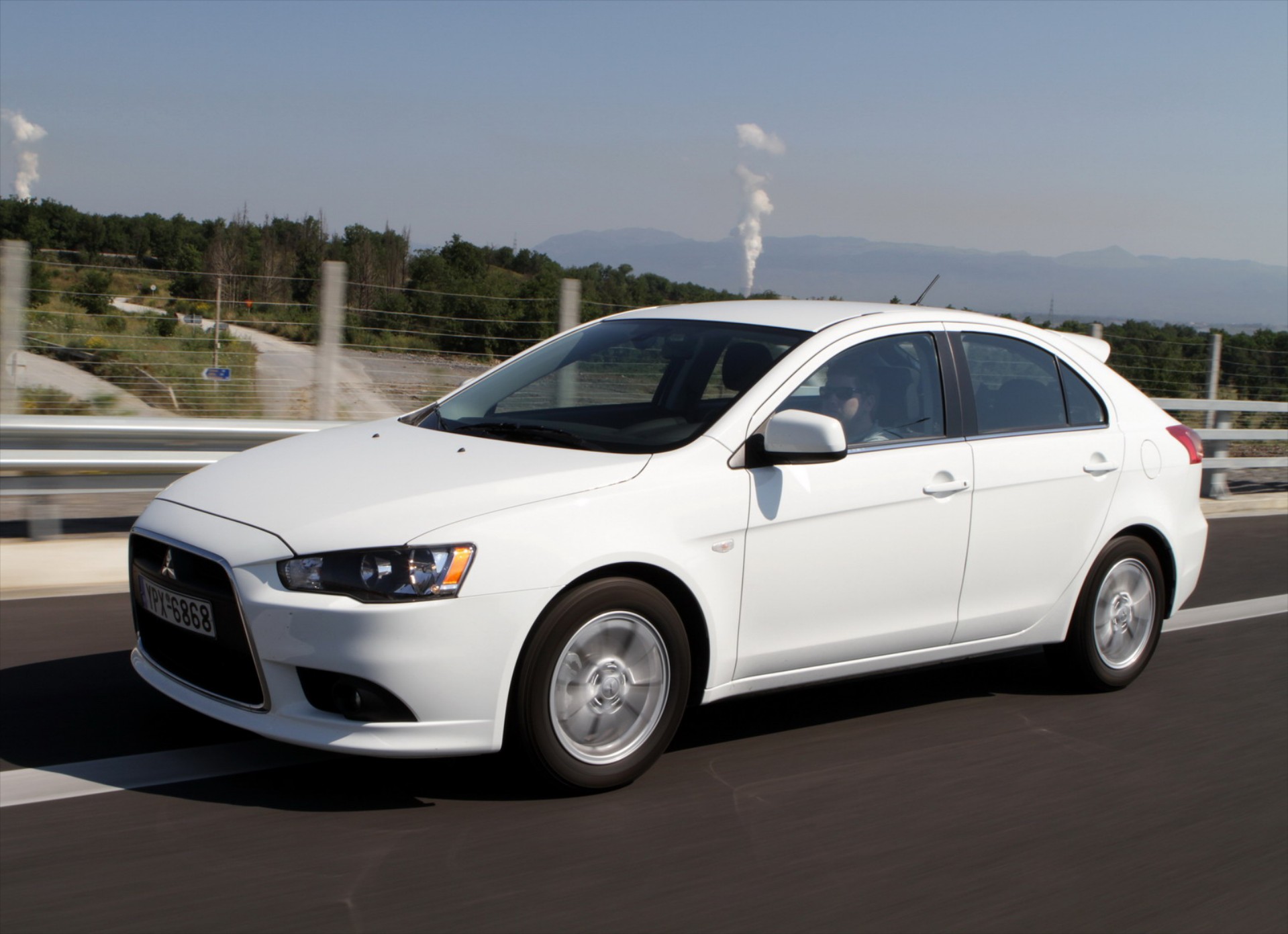 Mitsubishi Lancer Sportback 1.6 Ο νέος MIVEC ενισχύει τον ιπποτικό
