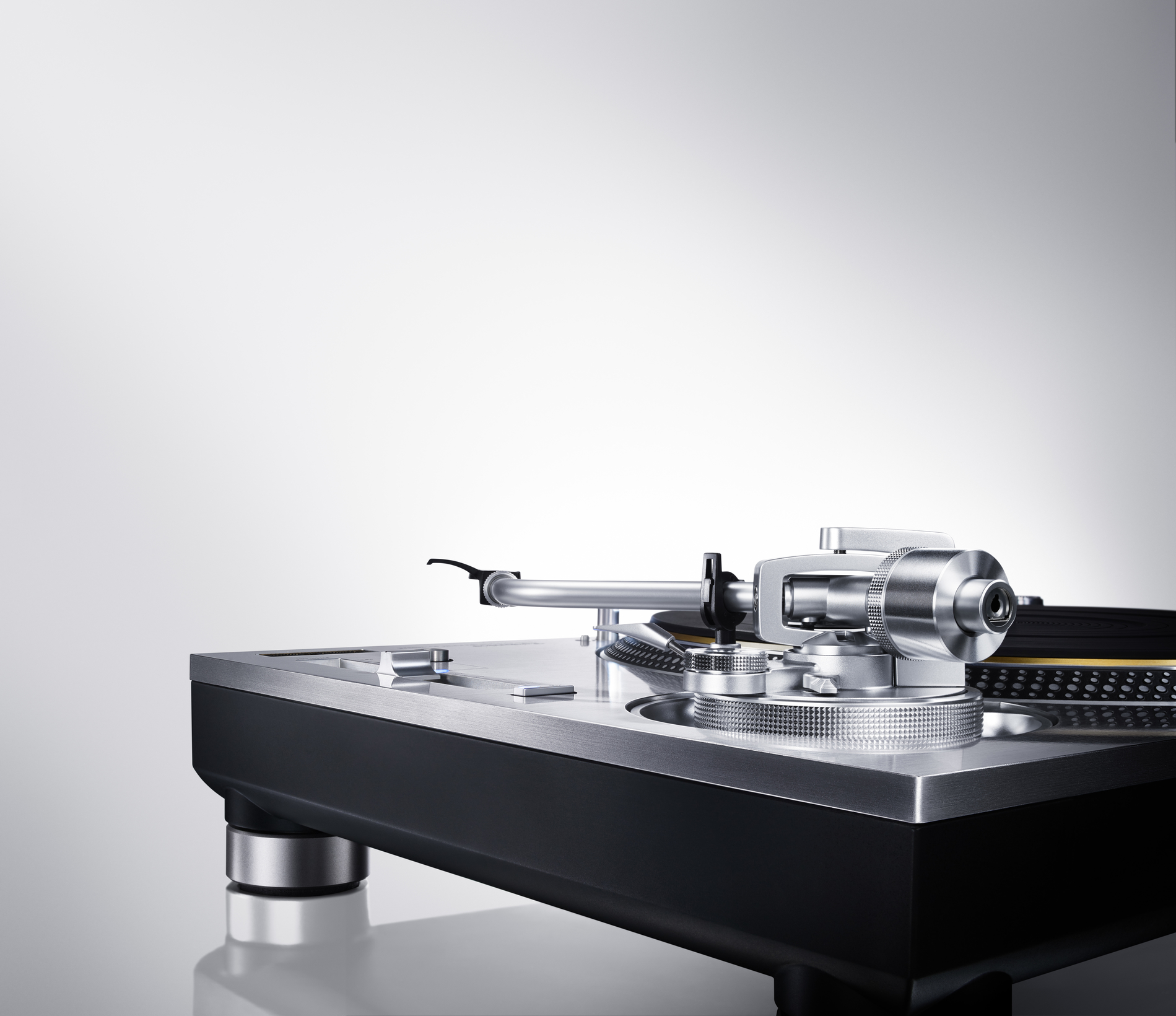 Panasonic revives its turntable business because of increased interest