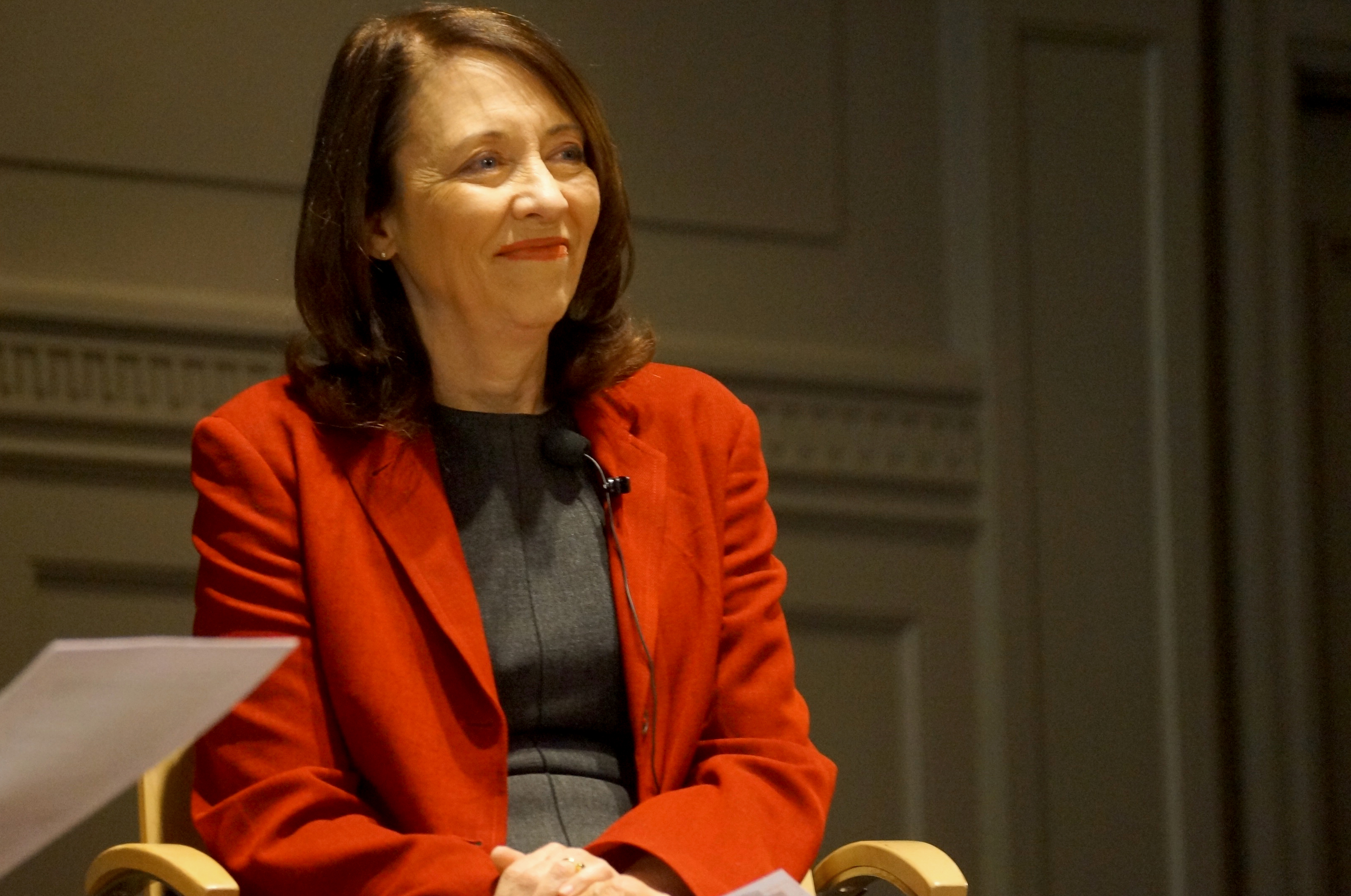 Sen. Cantwell and other policymakers want to create a federal committee