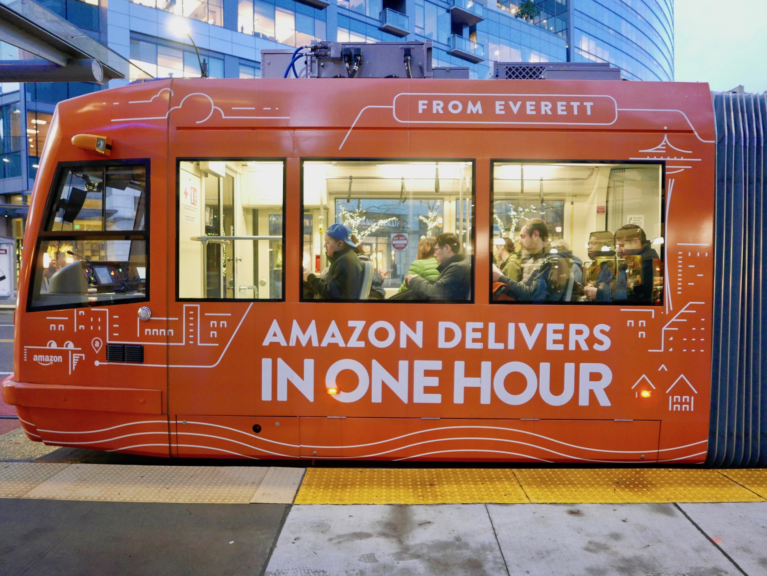 Amazon now employs 566,000 people worldwide — a 66 percent jump from a