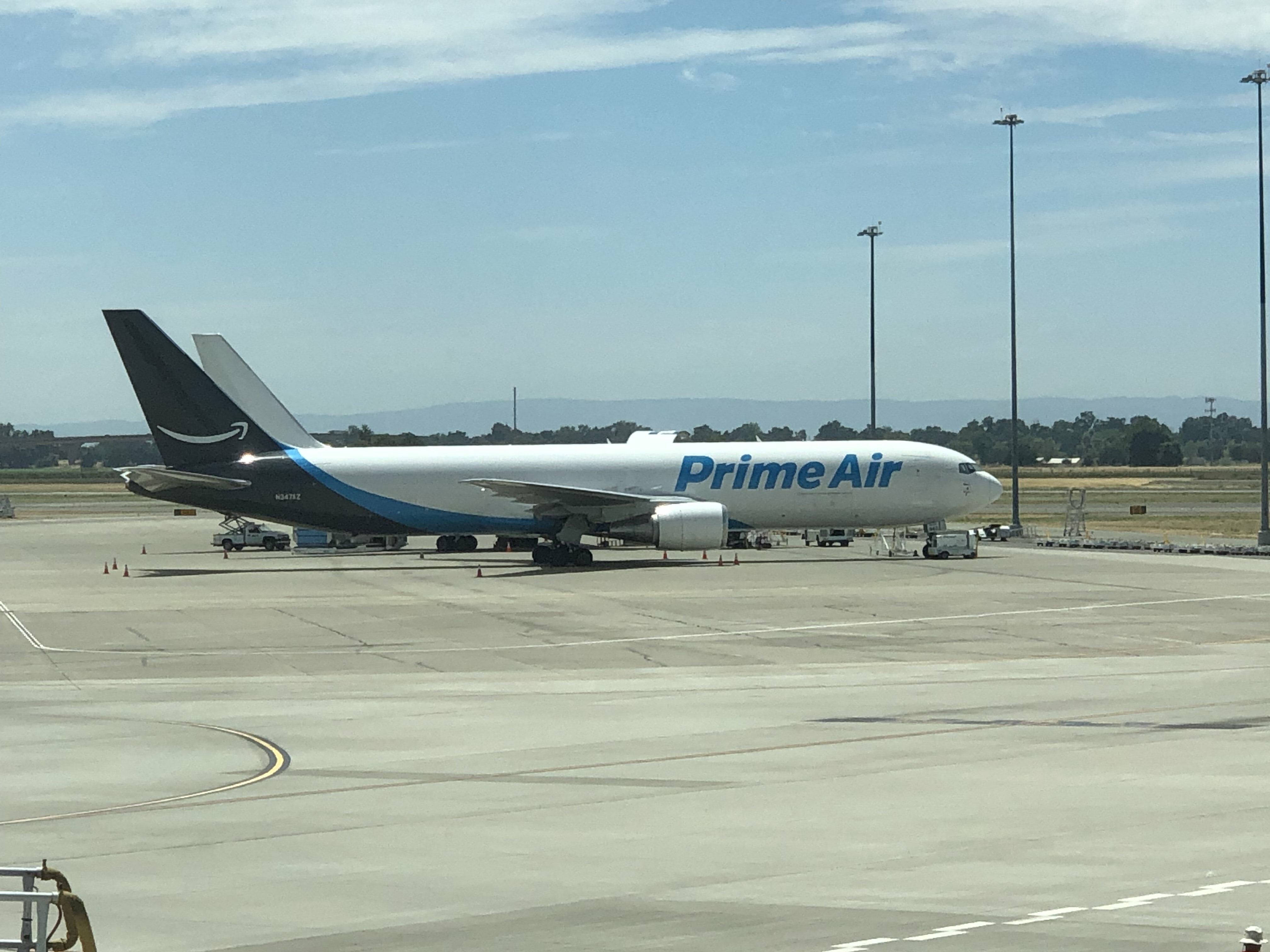 Amazon Air makes first outright purchase of planes, buying 11 Boeing