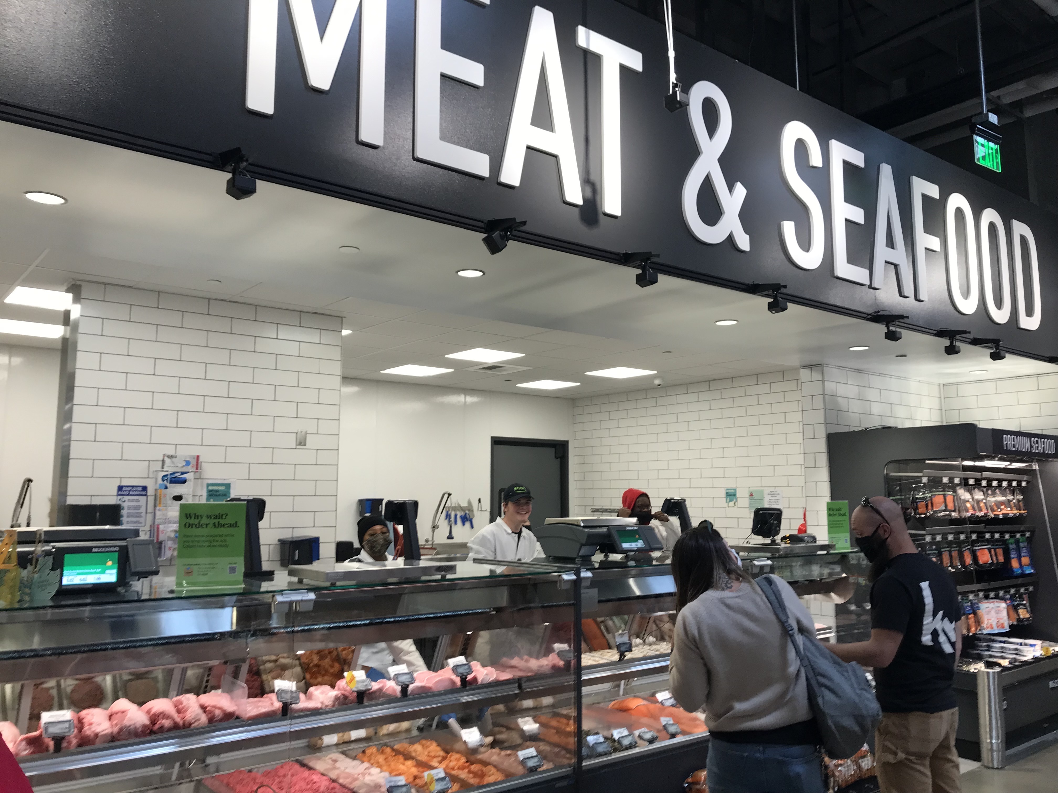 Curiosity brings out the crowds at cashierless Amazon Fresh store