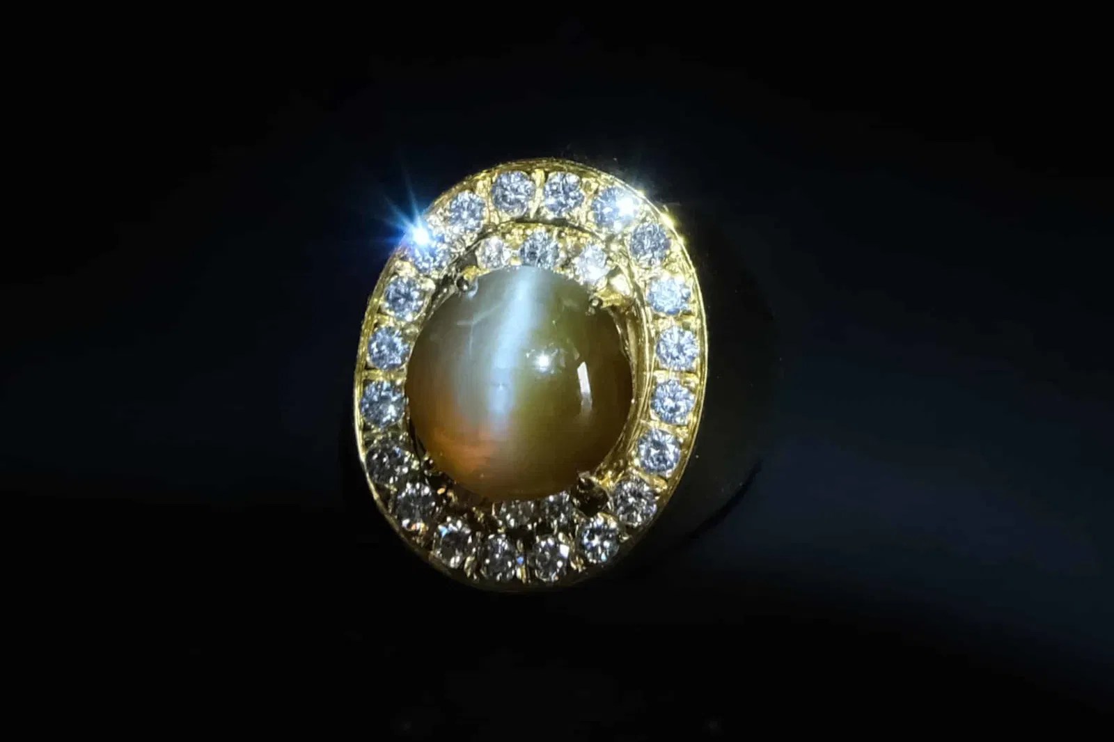 Mens Vintage Cats Eye Ring 18k GEM GARDENER