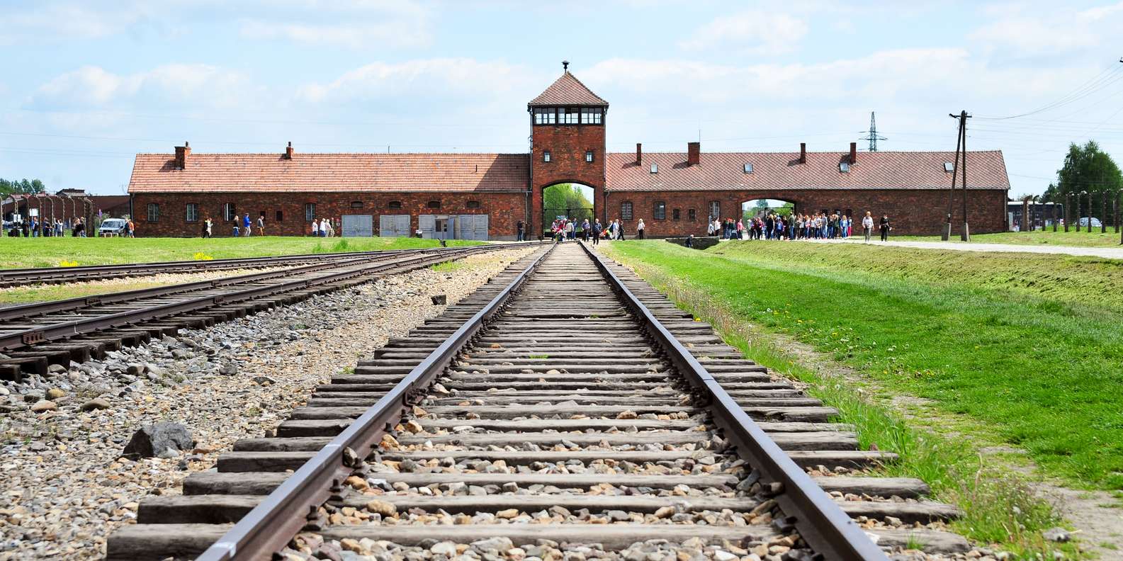 Auschwitz II-Birkenau - Auschwitz: Zdobądź bilety | GetYourGuide