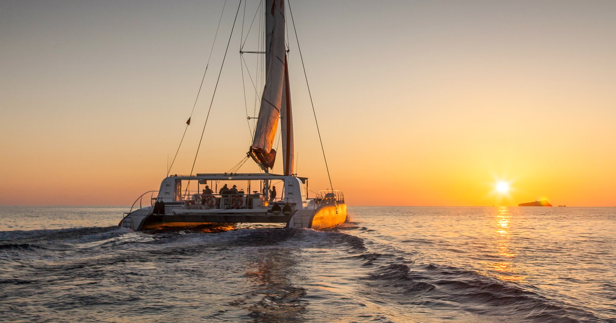 Depuis Palma sortie en catamaran au coucher du soleil
