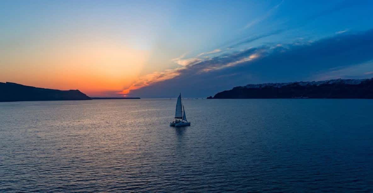 Santorin croisière au coucher de soleil GetYourGuide