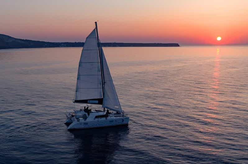Santorin croisière au coucher de soleil GetYourGuide