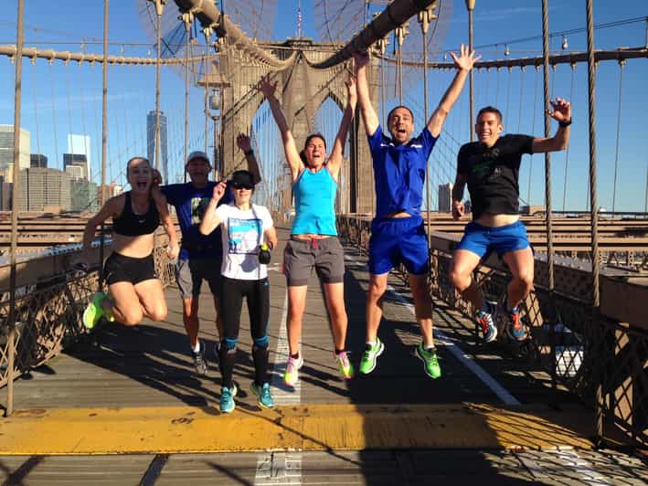 Les Défis De Planifier Un Voyage À Brooklyn, New York New York City Running Tour Running over the Brooklyn Bridge GetYourGuide