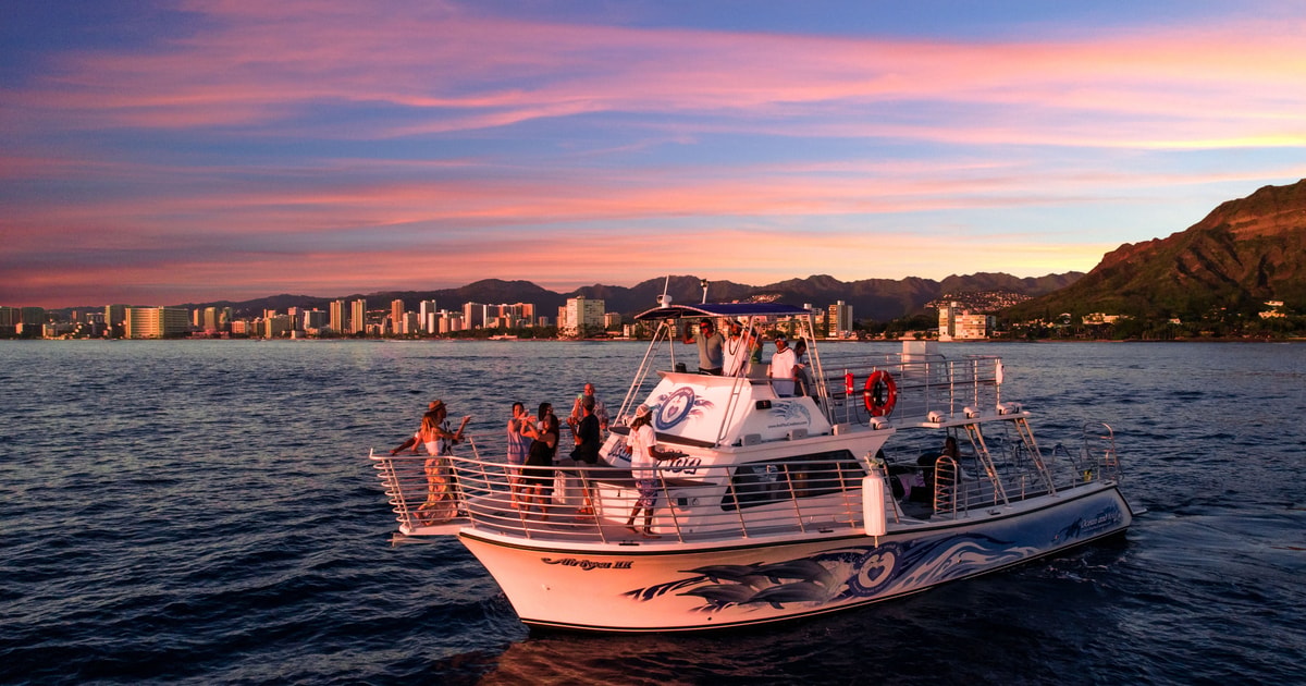 Oahu Waikiki Sunset Dinner Cruise with Live Entertainment Honolulu