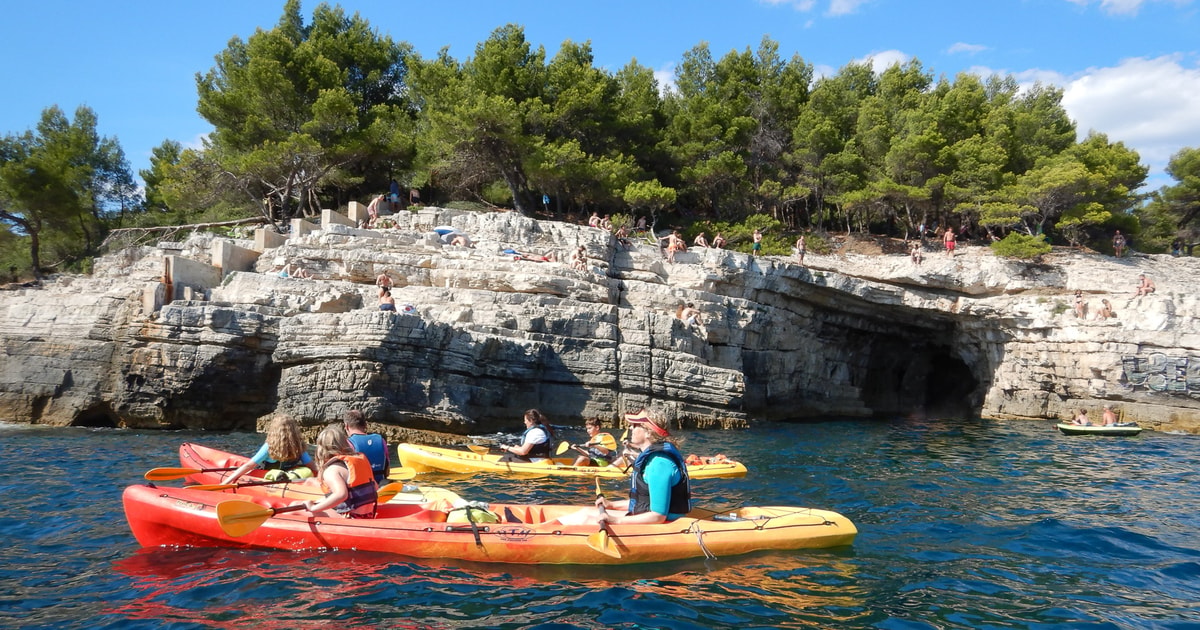 Pula 3stündige Felsen und HöhlenTour im Kajak GetYourGuide