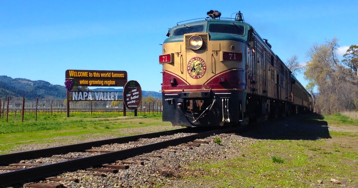 Napa Valley Wine Train Gourmet Expresslunch of diner GetYourGuide