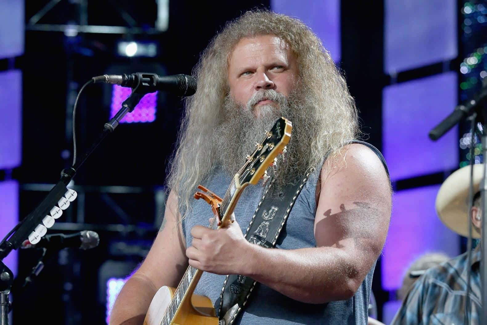 The Ultimate List of 30 Country Singers with Deep Voices GigWise