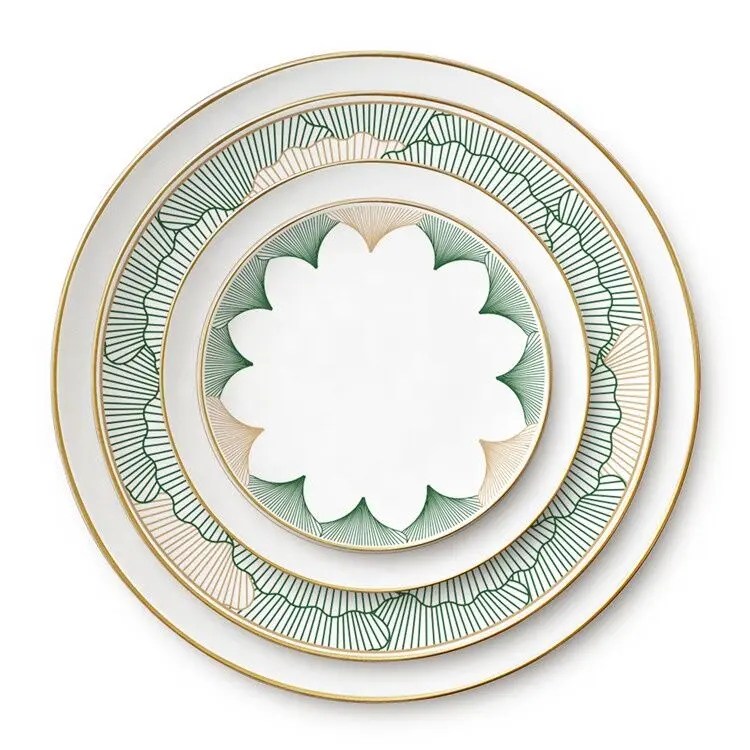 Wholesale Hot sale gold rimmed bone china charger plate dinnerware set factory and manufacturers