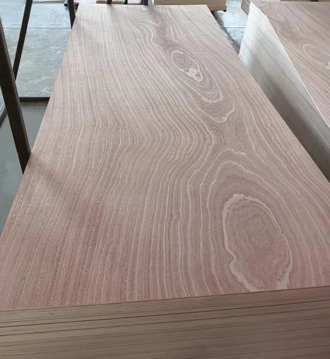 High Quality Sapele Plywood 3mm 4.5mm 5mm 12mm 15mm 18mm Manufacturer